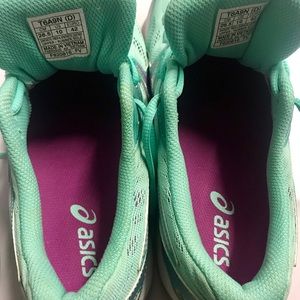 ASICS mesh gym shoes for comfort & airy turquoise / sea green & purple color